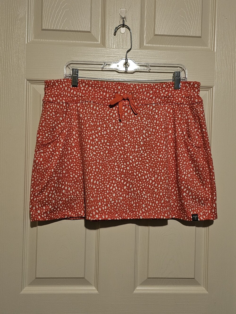 Title Nine Coral And White Polka Dot Print Drawstring Mini Skirt Sz L
